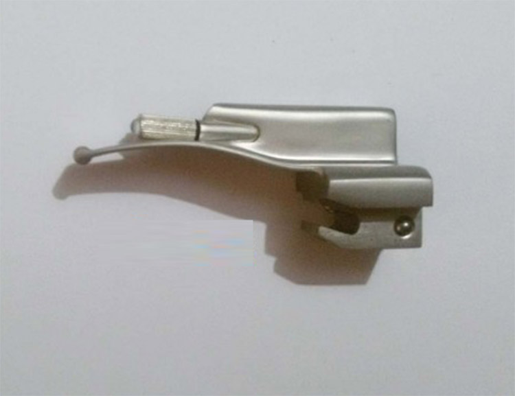 Macintosh Conventional Laryngoscope Blade #0 - Trusted for Intubation Assistance